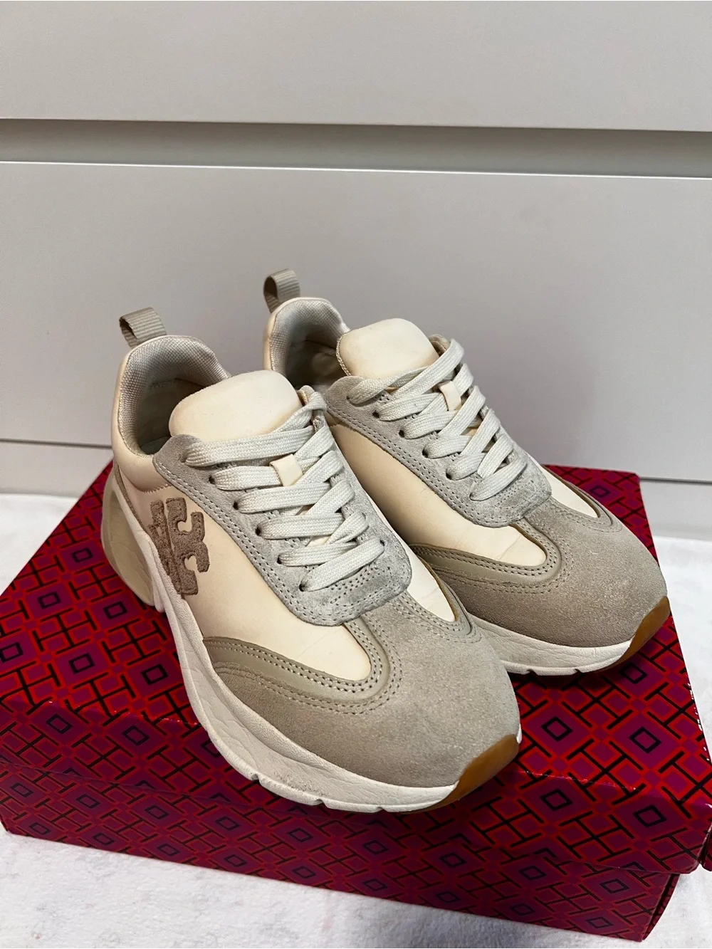 Tory Burch Good Luck Trainer Sneakers Cream Gray SuedeWomen’s Size 5.5
